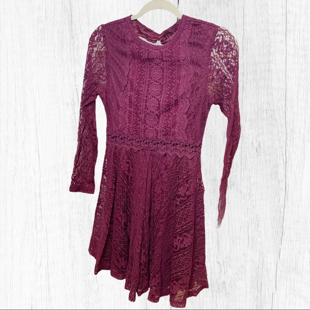 Whyte Eyelash maroon lace dress mini